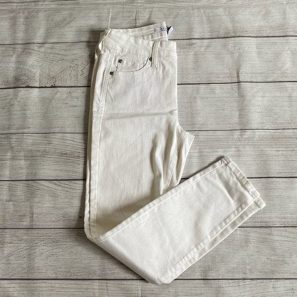 Celebrity Pink Mid Rise Cream Colored Skinny Jeans with Classic Denim Texture - Picture 6 of 6